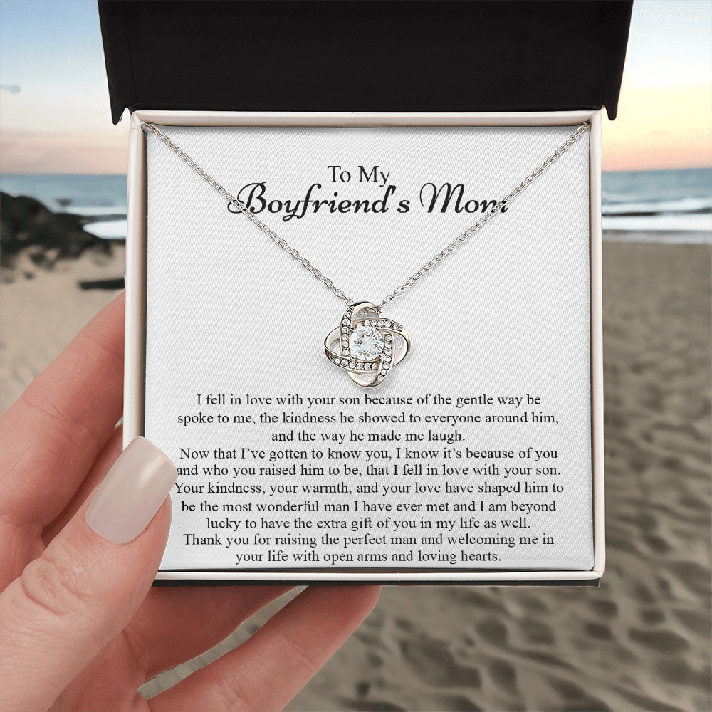 To My Boyfriend's Mom Necklace  From Girlfriend, Mother In Law Jewelry Gift For Women, Boyfriend's Mom Gift Necklace On Mother's Day Christmas Birthday Gift Jewelry Message Card And Box Gift Mother