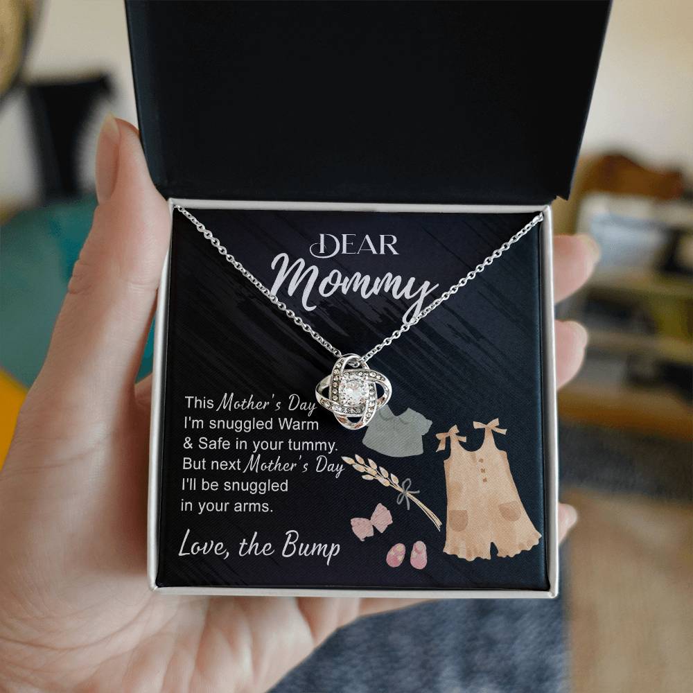 Dea Mommy Necklace Mothers Day Love Knot Necklace, Mothers Day Gifts for Pregnant Wife, Happy Mothers Day Necklace Gift for Moms to Be, Mother To Be Mothers Day Gift, To My Mommy Necklace from Bump