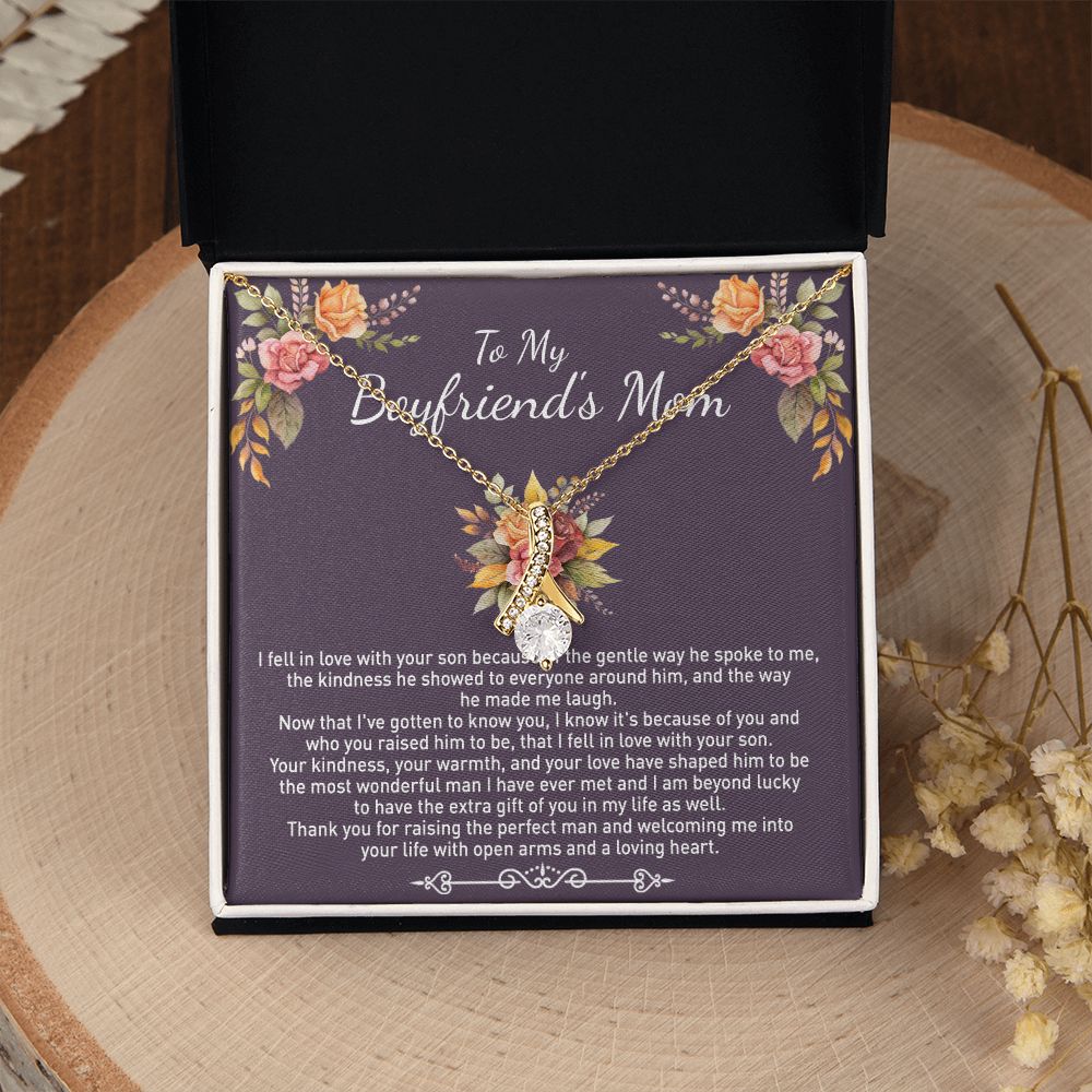 TO2E3E~1 Alluring Beauty Necklace