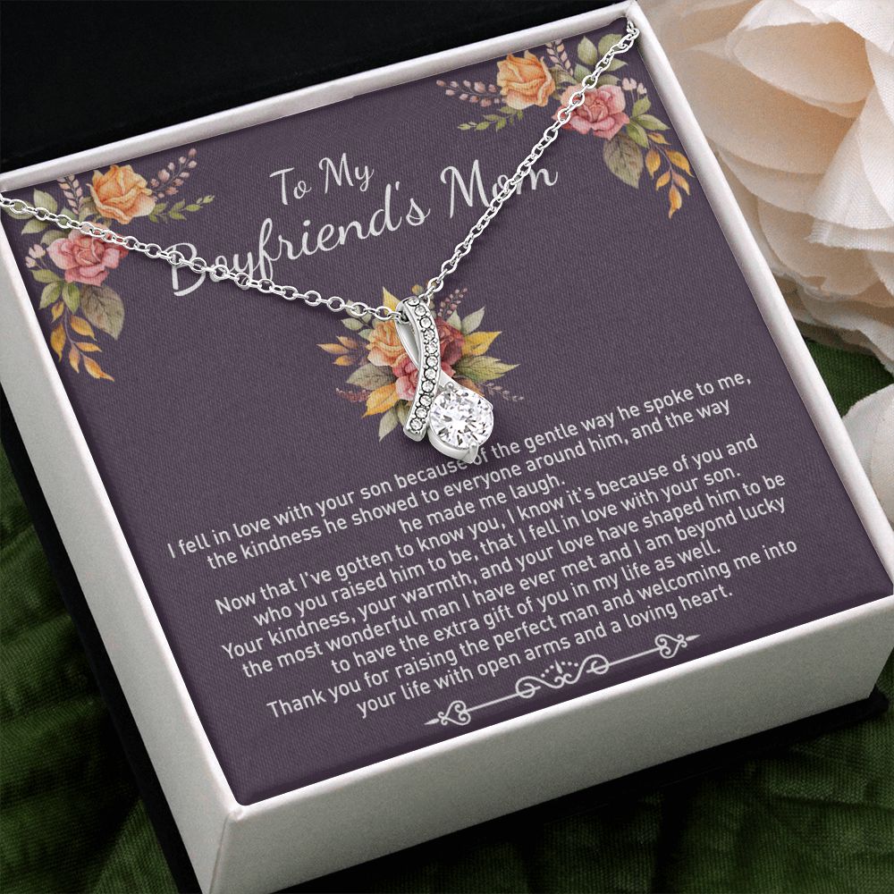 TO2E3E~1 Alluring Beauty Necklace