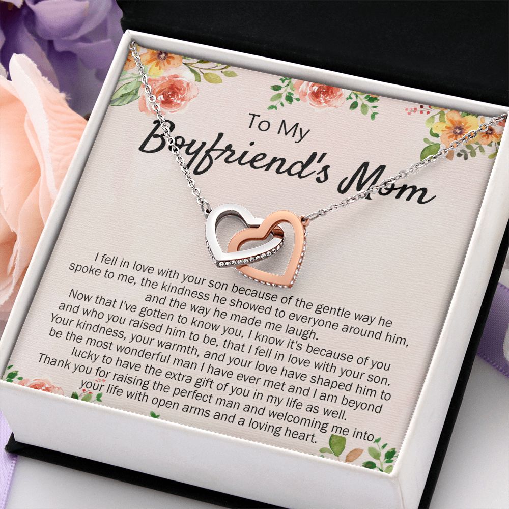 To My Boyfriend's Mom Necklace Pendant Jewelry Gift for Boyfriend's Mom on Mothers Day Birthday Present Jewelry Gift Box for Boyfriend's Mom Gift Necklace for Women Interlocking Hearts Necklace