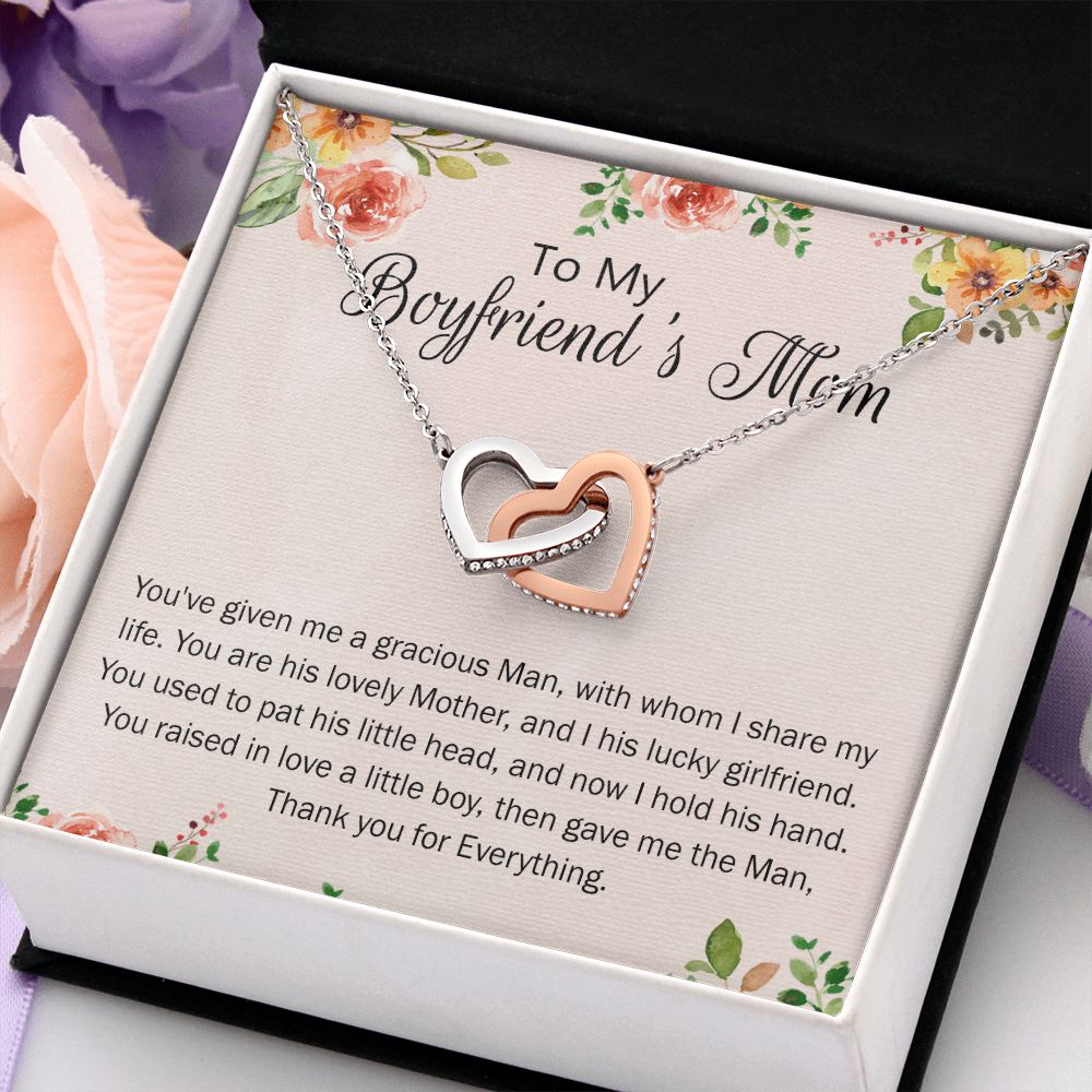 To My Boyfriend's Mom Necklace Pendant Jewelry for Boyfriend's Mom on Mothers Day Birthday Present with Message Card and Gift Box for Boyfriend's Mom Gift Necklace for Women Interlocking Hearts Necklace