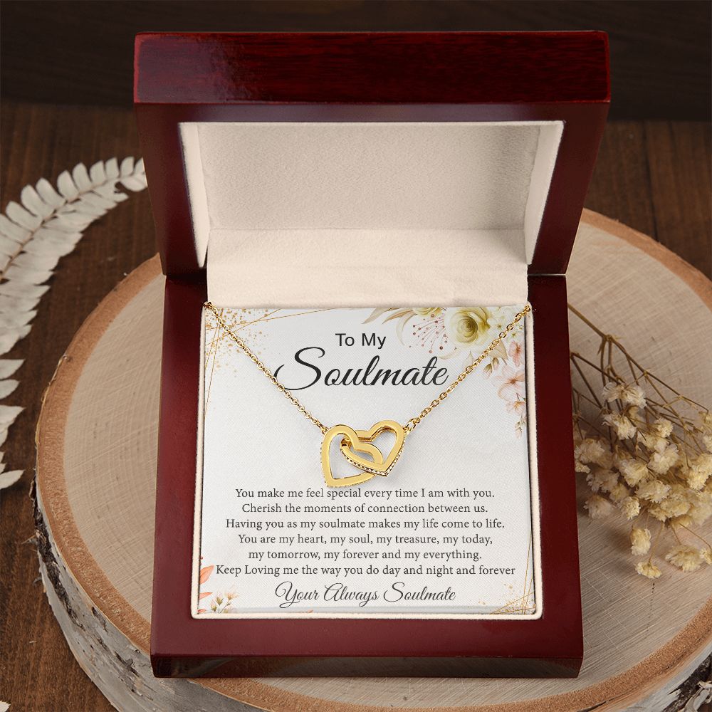 To My Soulmate Necklace for Women Birthday Christmas Jewelry Gifts For My Wife with Message Card Box Personalized Gift Present Pendant for Future Wife Soulmate Girlfriend Love 26 Interlocking Hearts Necklace