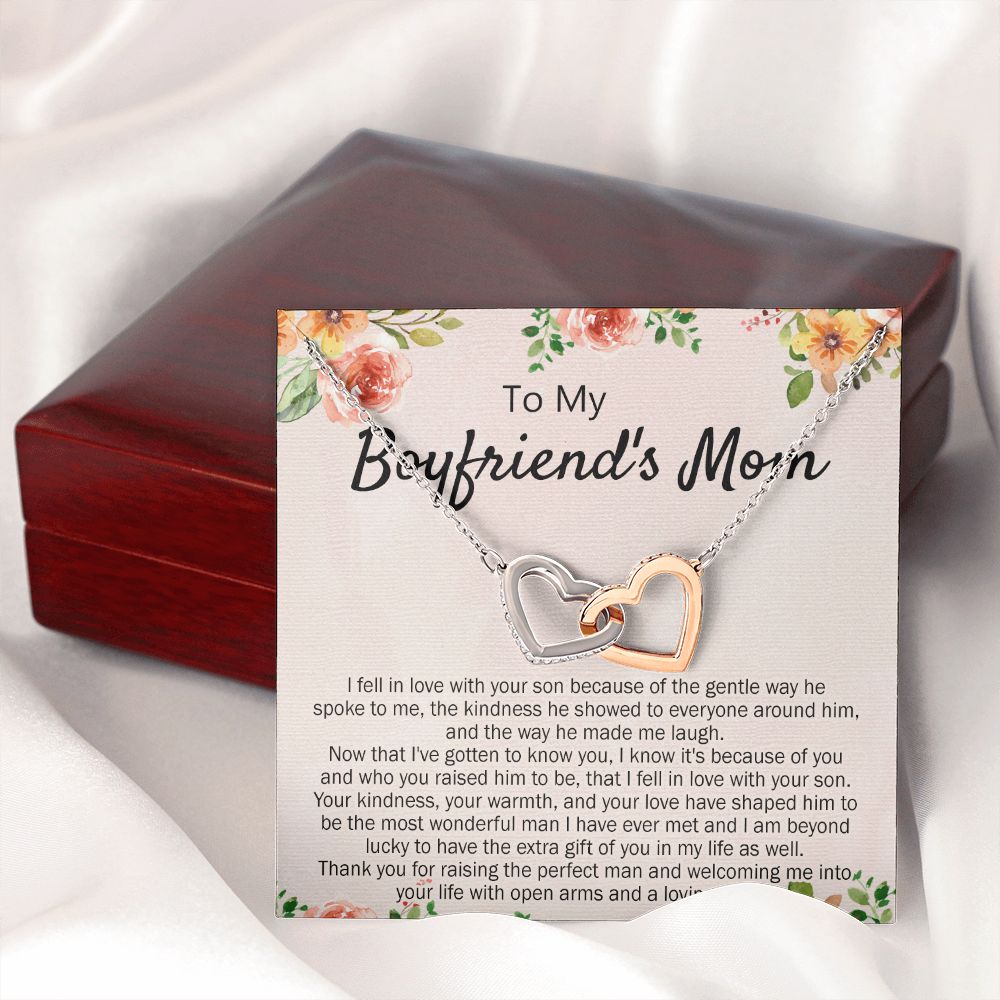 To My Boyfriend's Mom Necklace Pendant Jewelry Gift for Boyfriend's Mom on Mothers Day Birthday Present Jewelry Gift Box for Boyfriend's Mom Gift Necklace for Women Interlocking Hearts Necklace