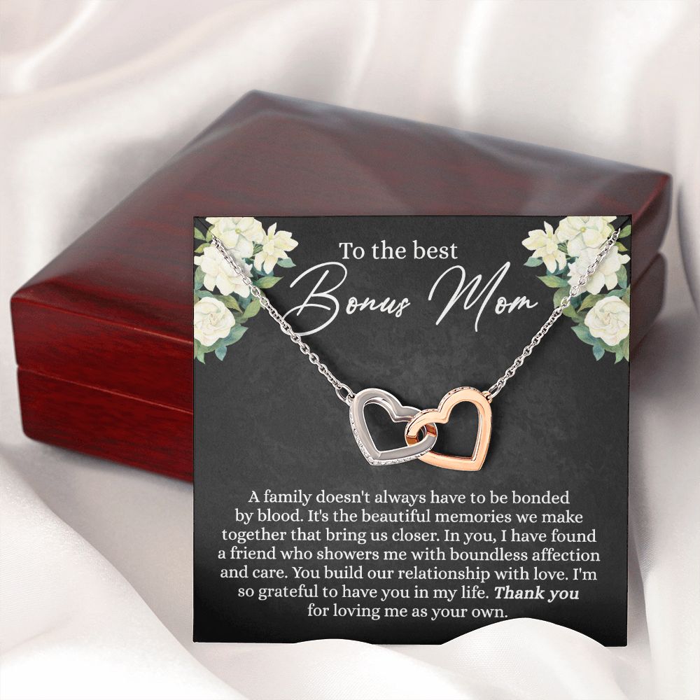 To My Bonus Mom Necklace, Bonus Mom Gift Idea, Bonus Mom Necklace from Daughter Son, Step Mom Gift for Mothers Day Birthday Christmas, Sentimental Jewelry for Women Interlocking Hearts Necklace