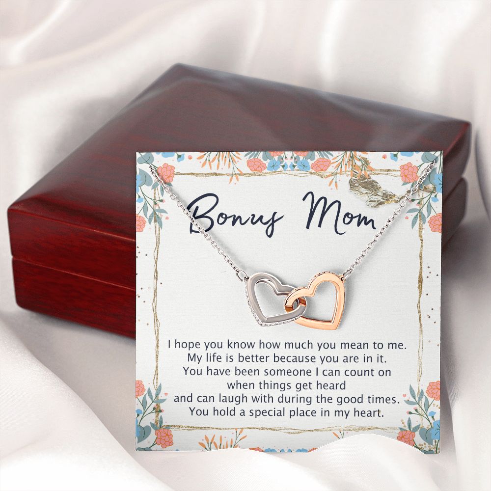 To My Bonus Mom Necklace Gift for Second Mom Boyfriend's Mom Gift Necklace for BoyFriend's Mom Gift For Boyfreinds Mom Mother In Law Mother's Day Necklace for Husband's Mother Interlocking Hearts Necklace