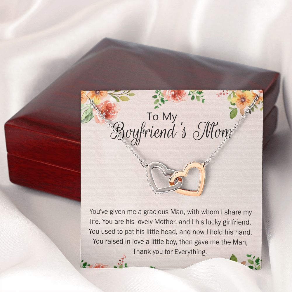 To My Boyfriend's Mom Necklace Pendant Jewelry for Boyfriend's Mom on Mothers Day Birthday Present with Message Card and Gift Box for Boyfriend's Mom Gift Necklace for Women Interlocking Hearts Necklace