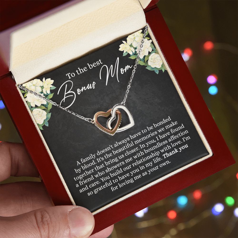 To My Bonus Mom Necklace, Bonus Mom Gift Idea, Bonus Mom Necklace from Daughter Son, Step Mom Gift for Mothers Day Birthday Christmas, Sentimental Jewelry for Women Interlocking Hearts Necklace