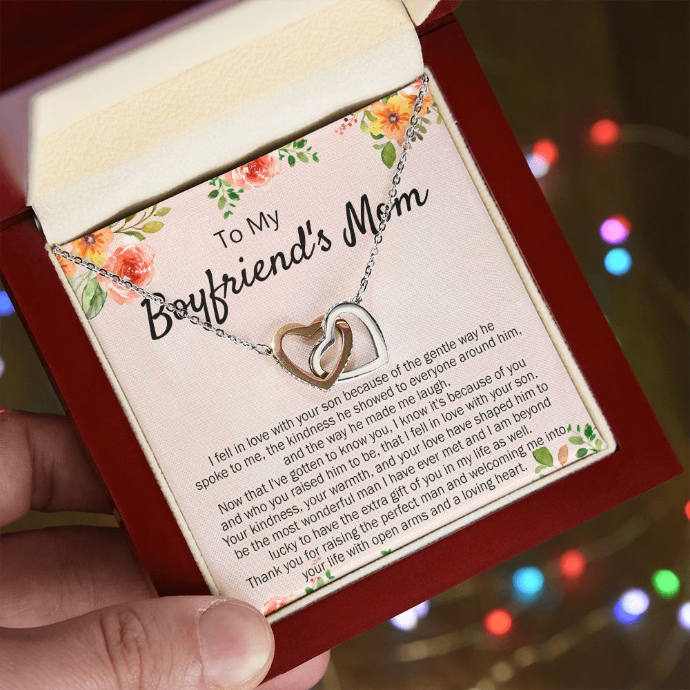 To My Boyfriend's Mom Necklace Pendant Jewelry Gift for Boyfriend's Mom on Mothers Day Birthday Present Jewelry Gift Box for Boyfriend's Mom Gift Necklace for Women Interlocking Hearts Necklace