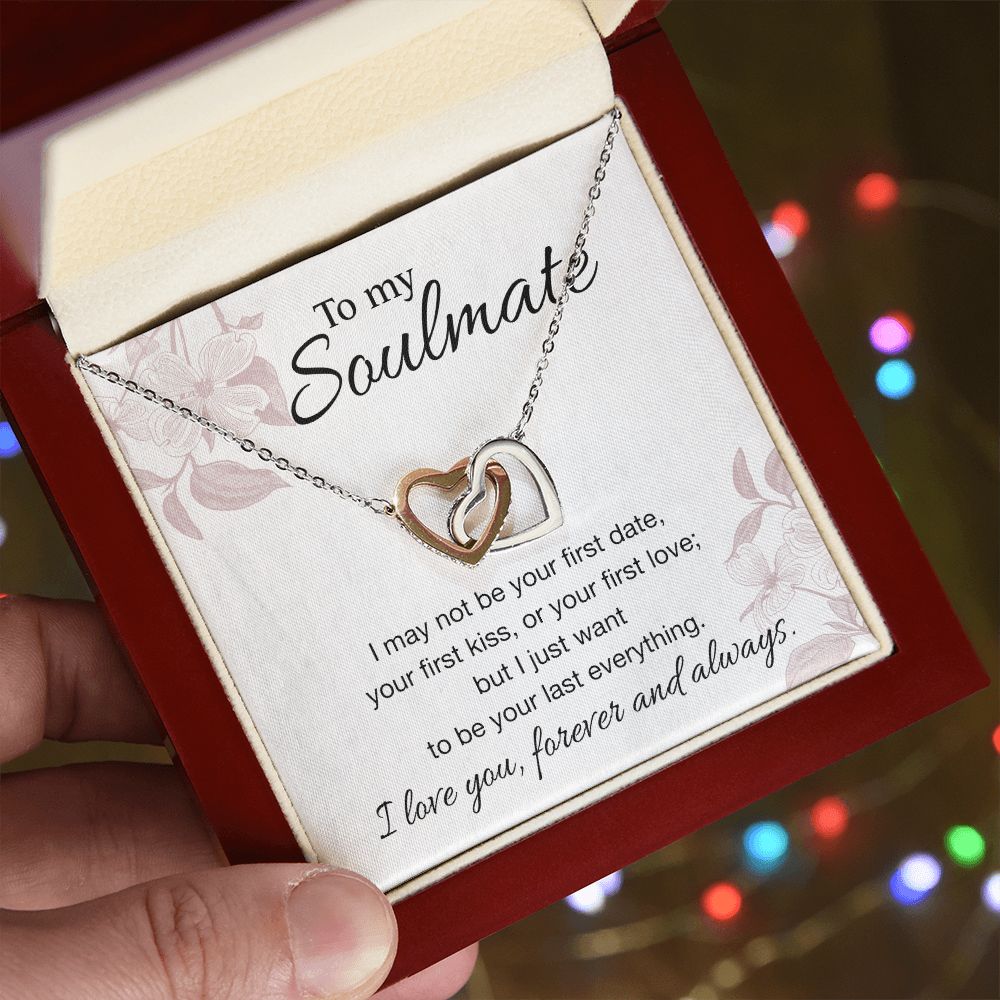 To My Soulmate Necklace for Women Birthday Valentines Day Jewelry Gifts For My Wife with Message Card Box Personalized Gift Present Pendant for Future Wife Soulmate Girlfriend Love 3 Interlocking Hearts Necklace